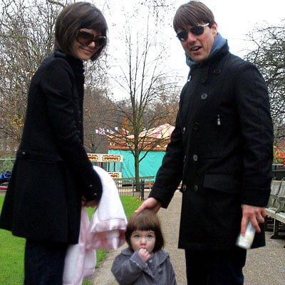 Katie Holmes Cruise on Tom Cruise With Wife Katie Holmes And Daughter Suri Cruise In Park