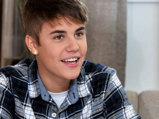 Justin-Bieber-face-closeup