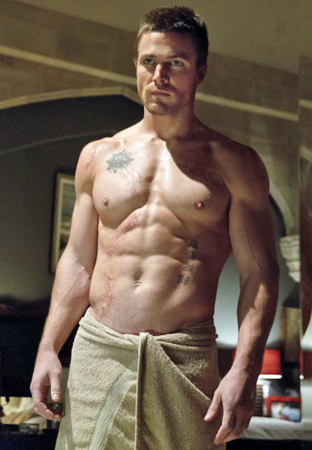 Stephen Amell Height Weight Body Statistics - Healthy Celeb