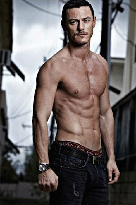 Luke-Evans-shirtless.jpg