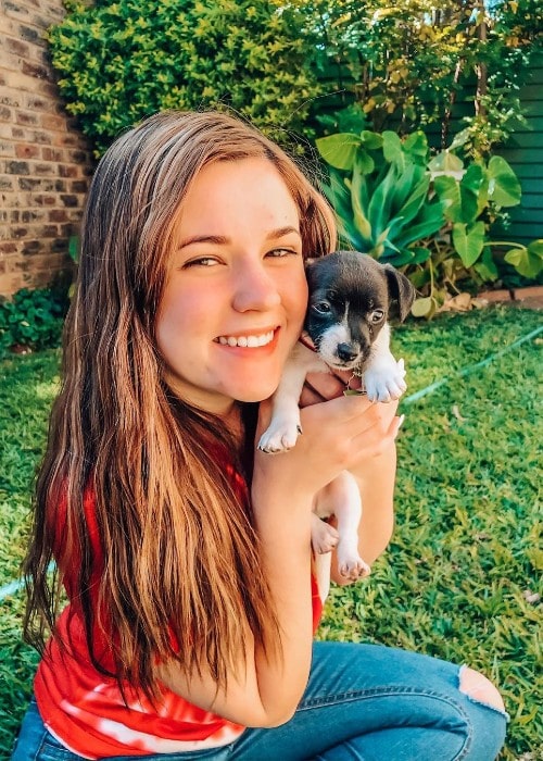 Leoné Stofberg with her dog as seen in December 2019