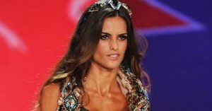 Izabel Goulart Fasion Show