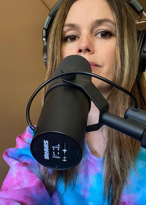 Rachel Bilson presenting her podcast in April 2021