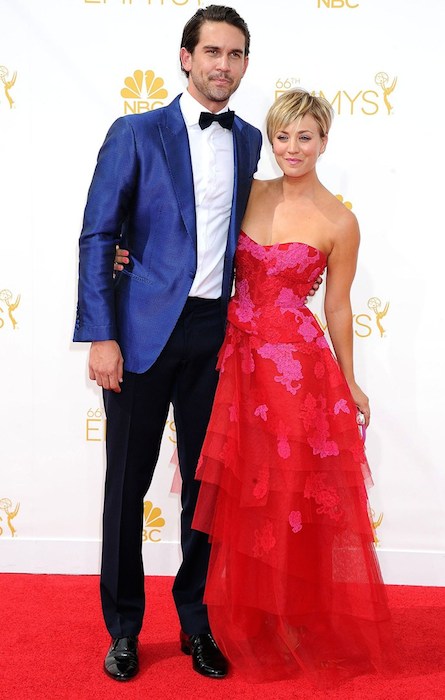 Ryan Sweeting e Kaley Cuoco nos Prémios Emmy 2014.