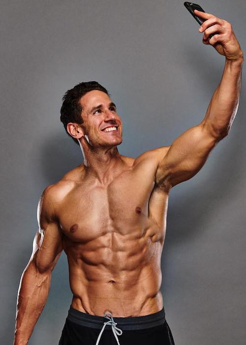 Don Saladino shirtless body during a photoshoot in 2018