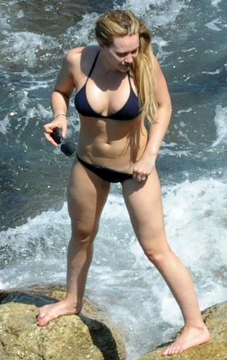 hilary duff in bikini in italy