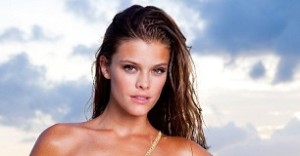 nina-agdal-hot-in-bikini-306x160