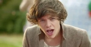 Harry-Styles-singing-306x160