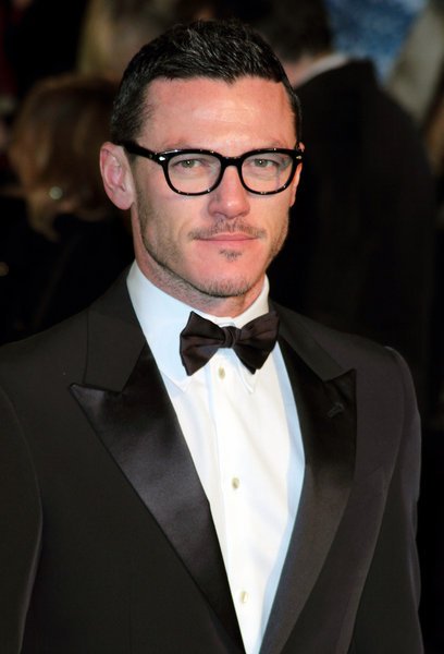 Luke Evans Height, Weight, Age, Boyfriend, Family, Facts, Biography