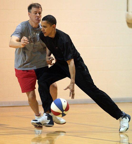 Barack Obama playing basketball