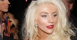 Courtney-Stodden-red-lipstick-306x160