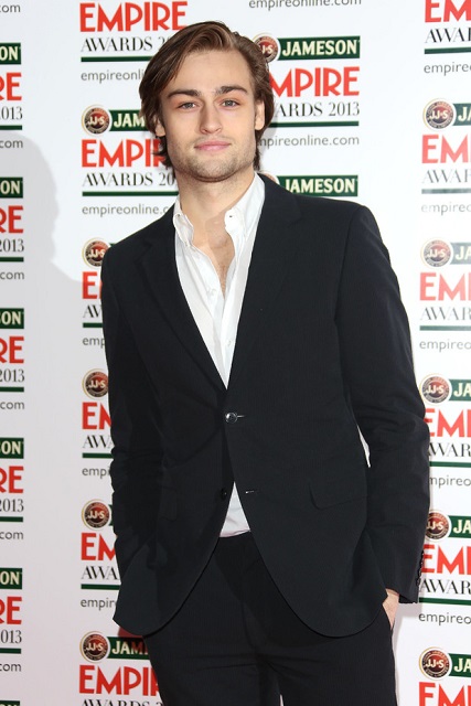 Douglas Booth Height