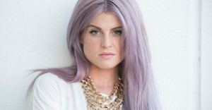 Kelly-Osbourne-hair-306x160