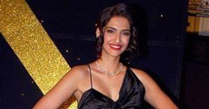 Sonam-Kapoor-Svelte-Figure-306x160