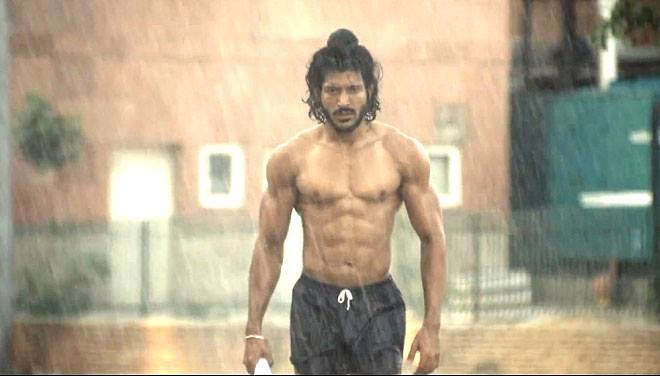 farhan akhtar body measurements