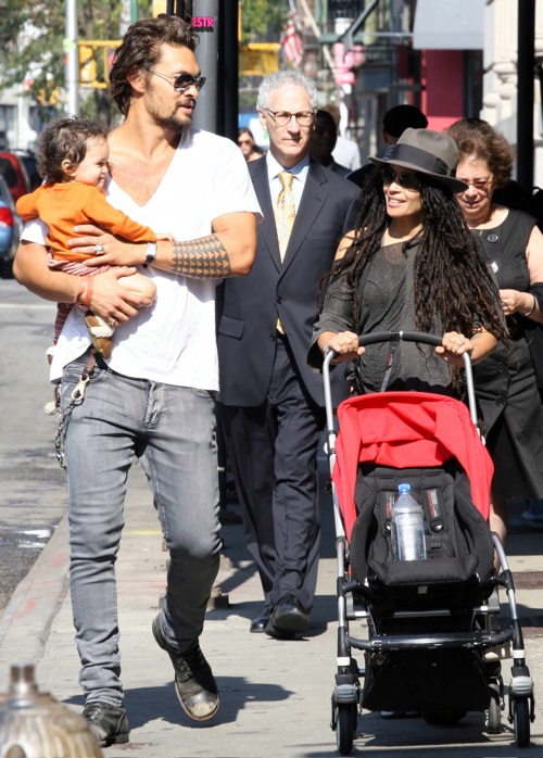 Jason Momoa with Lisa Bonet and family