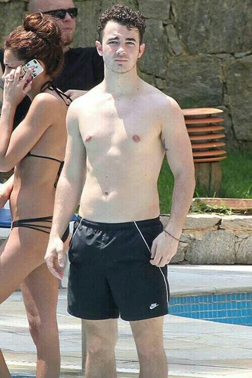 Kevin Jonas shirtless body
