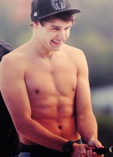 Liam Payne body shirtless