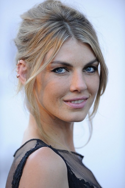 Angela Lindvall face closeup