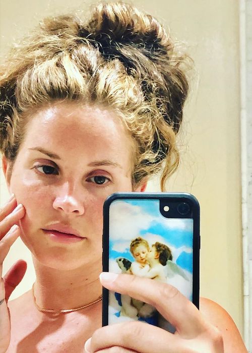 Lana Del Rey in a selfie showing her hair in a selfie in May 2020