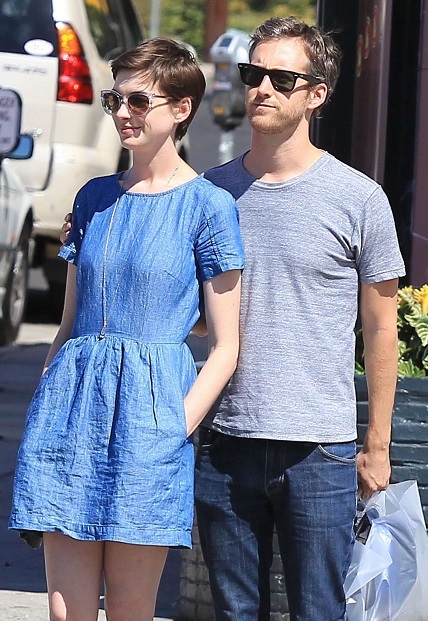 Anne Hathaway en Adam Shulman