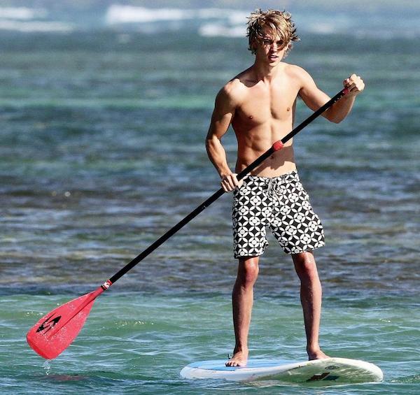 Austin Butler shirtless