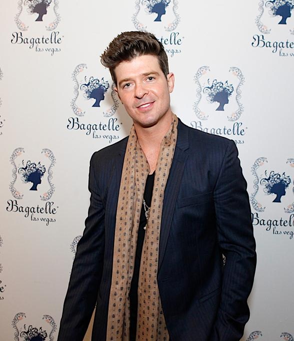 Robin Thicke in a classic man suit