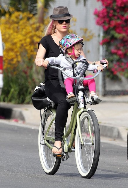 Pink with her daughter Willow Sage Hart