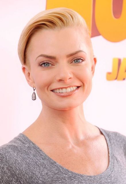 Jaime Pressly pool