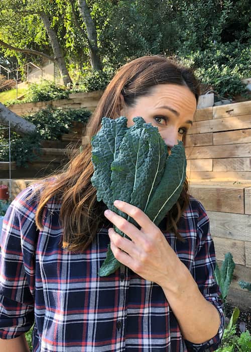 Jennifer Garner with kale leaves in February 2018