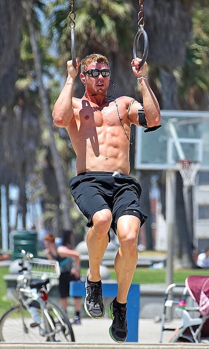 Kellan Lutz workout