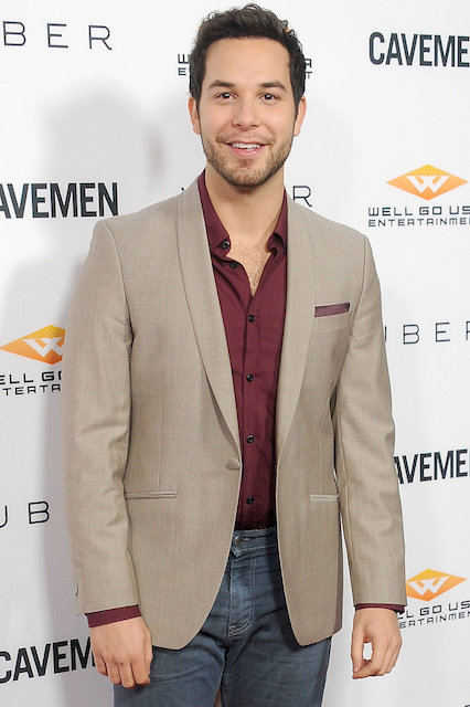 Skylar Astin height