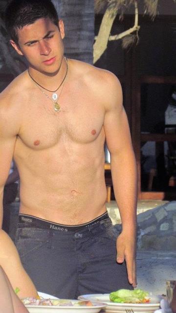 David Henrie shirtless
