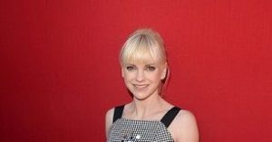 Anna Faris height