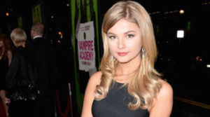 Stefanie Scott
