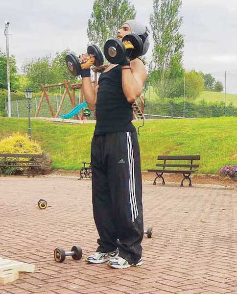 Workout Of Shahid Kapoor In Gym