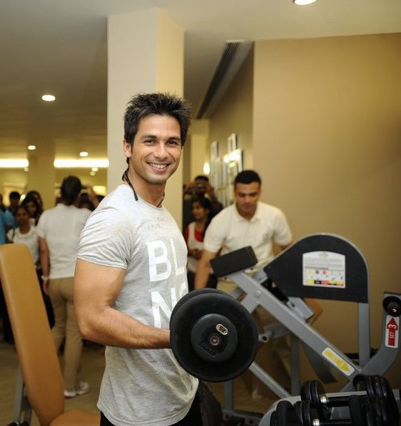 Shahid Kapoor in gym