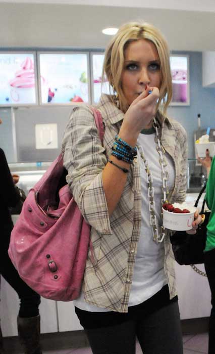 Stephanie Pratt eating