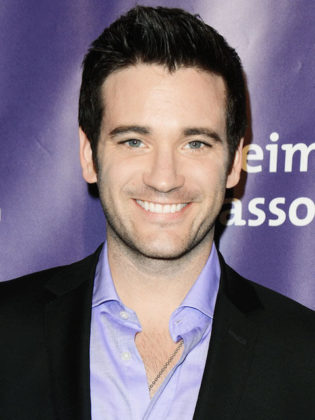 Colin Donnell Height, Weight, Age, Girlfriend, Family, Facts, Biography