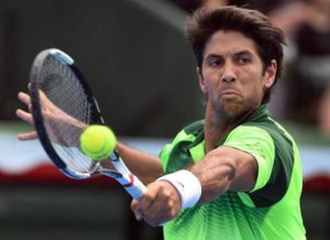 Fernando Verdasco playing the backhand shot