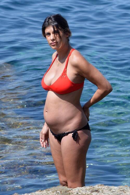 Elisabetta Canalis showing her baby bump