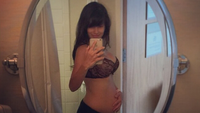 Hilaria Baldwin post pregnancy tummy