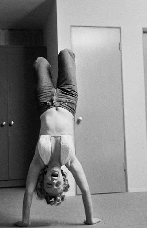 Marilyn Monroe doing handstand