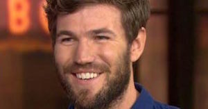 Austin Stowell - Featured Image
