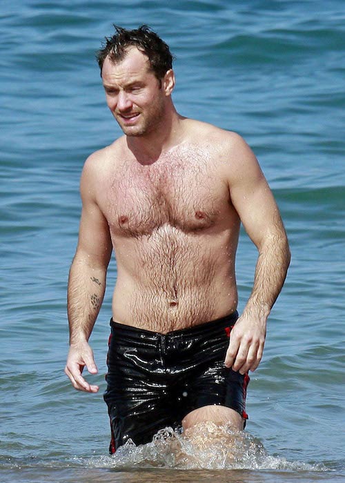 Jude Law shirtless during a vacation in Hawaii