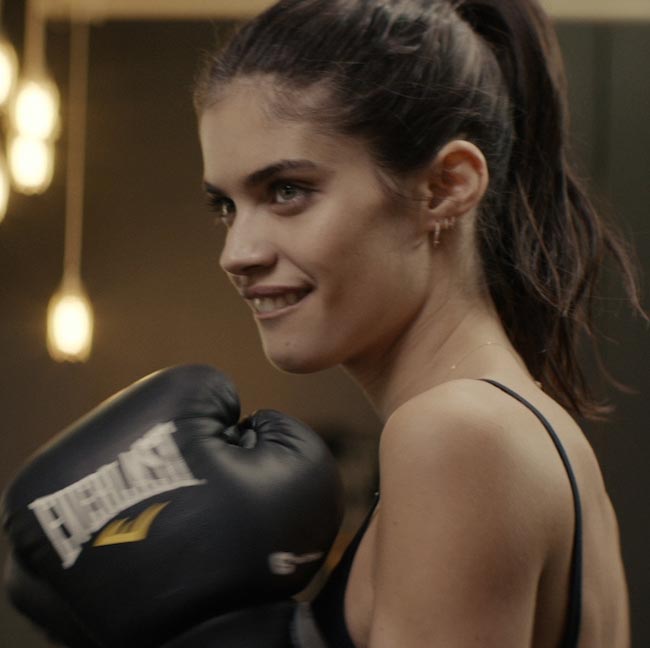 Sara Sampaio in boxing gear