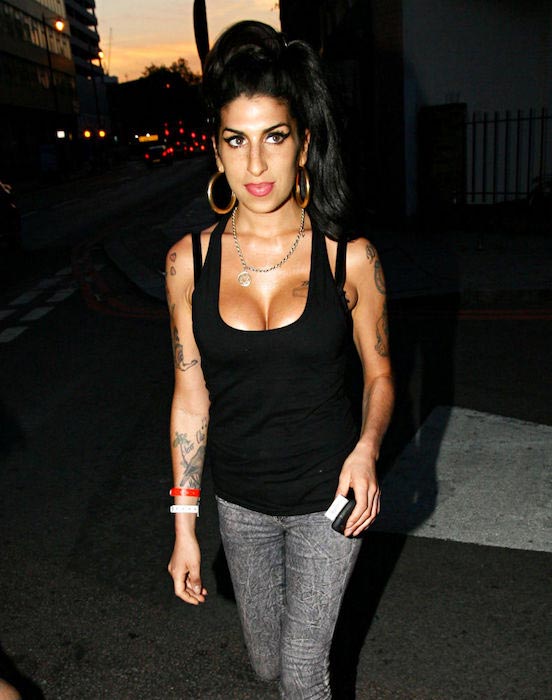 Amy Winehouse boobs