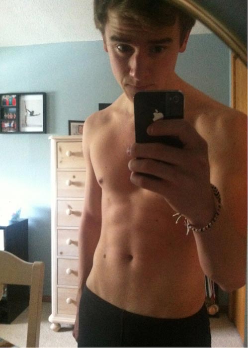 Connor Franta shirtless body