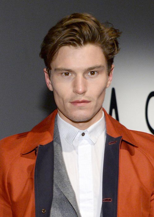 Oliver Cheshire Height Weight Body Statistics - Healthy Celeb