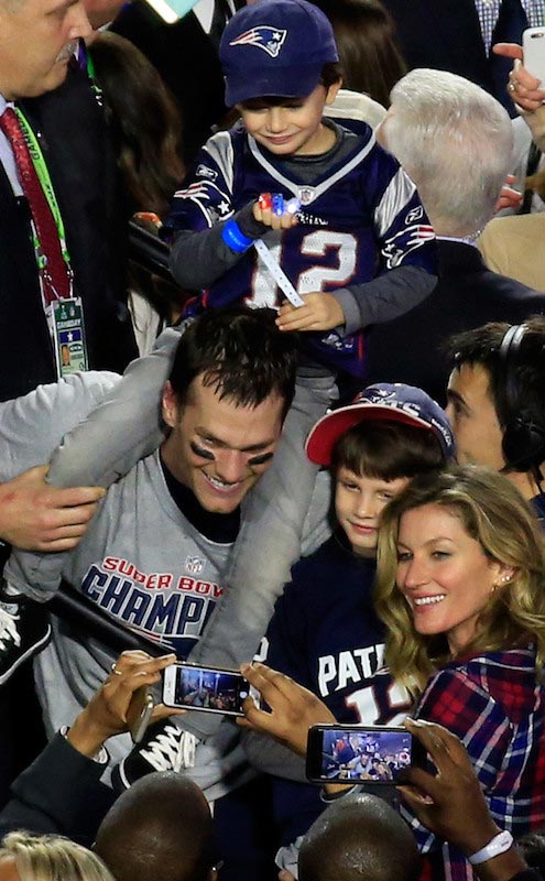 Tom Brady celebrates Fourth Super Bowl Win with Gisele Bündchen and the family in February 2015